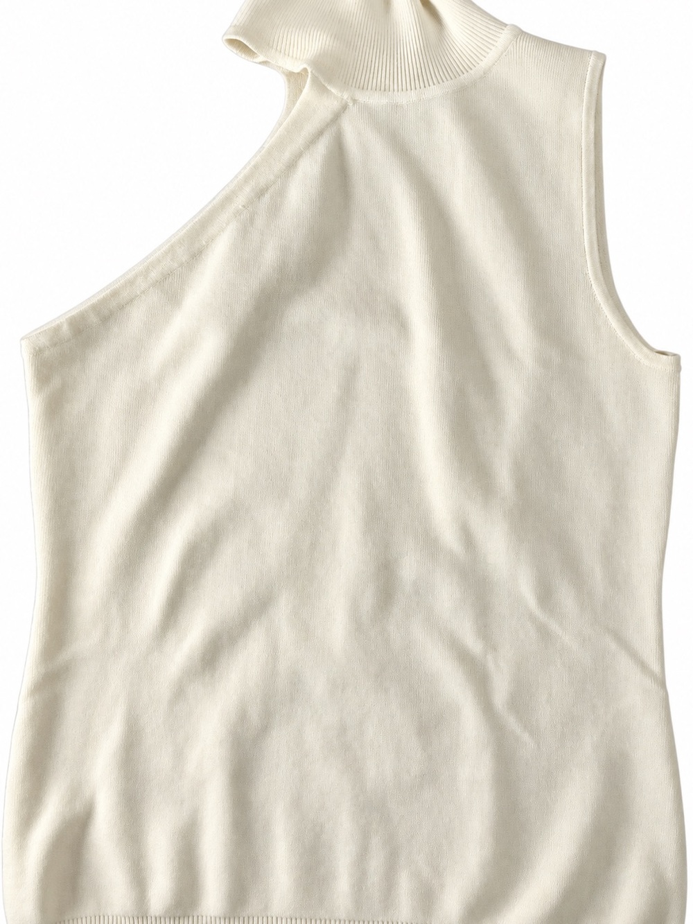 superdown One-Shoulder Turtleneck Tank in Cream